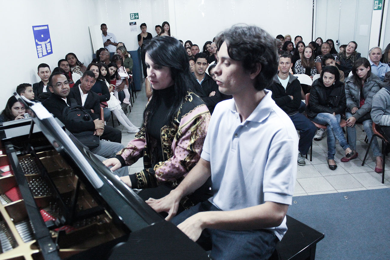 Instrutores Claudicéia Barbosa (Piano) e <br> Daniel Rodrigues Moreira (Piano) - 64/67