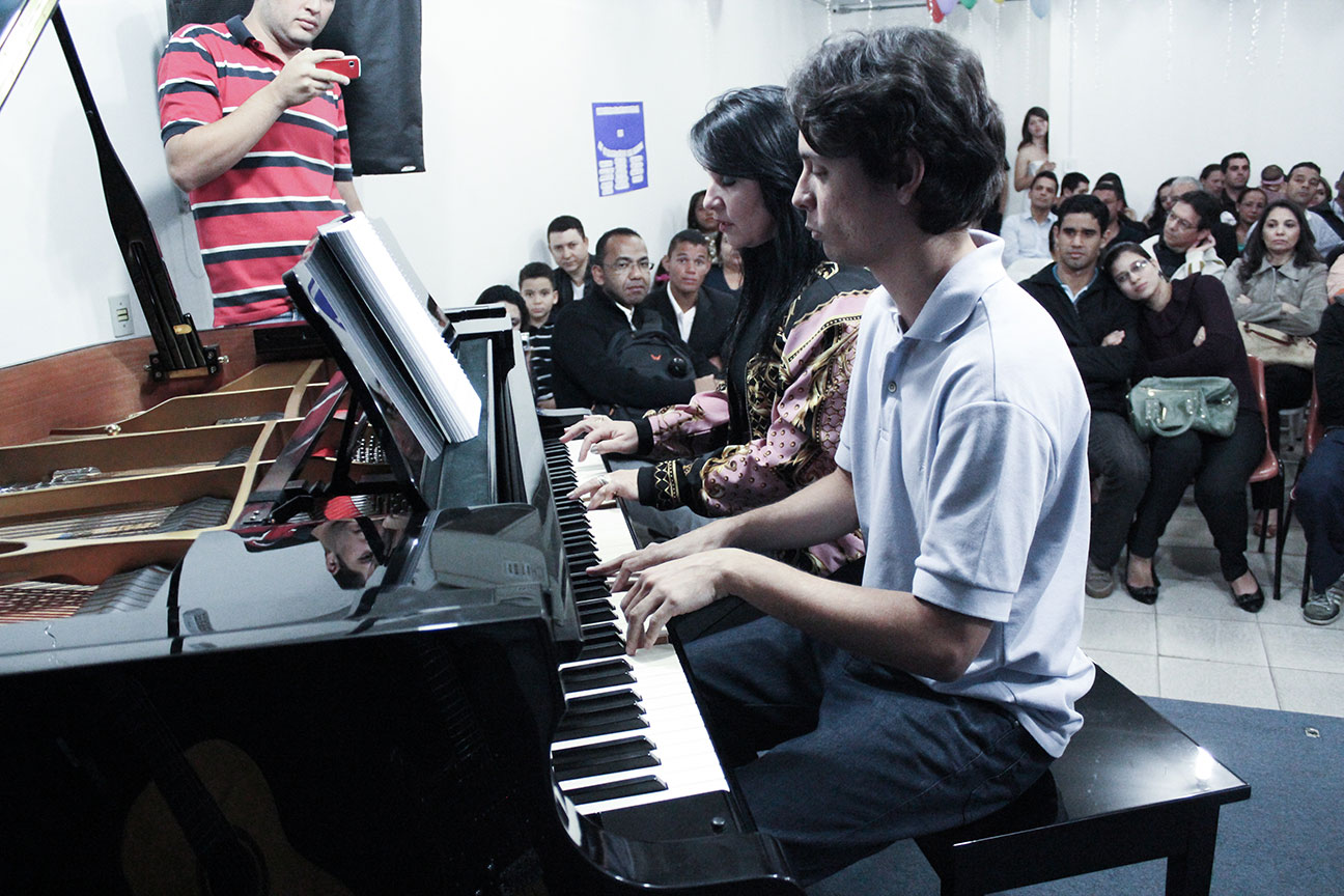 Instrutores Claudicéia Barbosa (Piano) e <br> Daniel Rodrigues Moreira (Piano) - 65/67